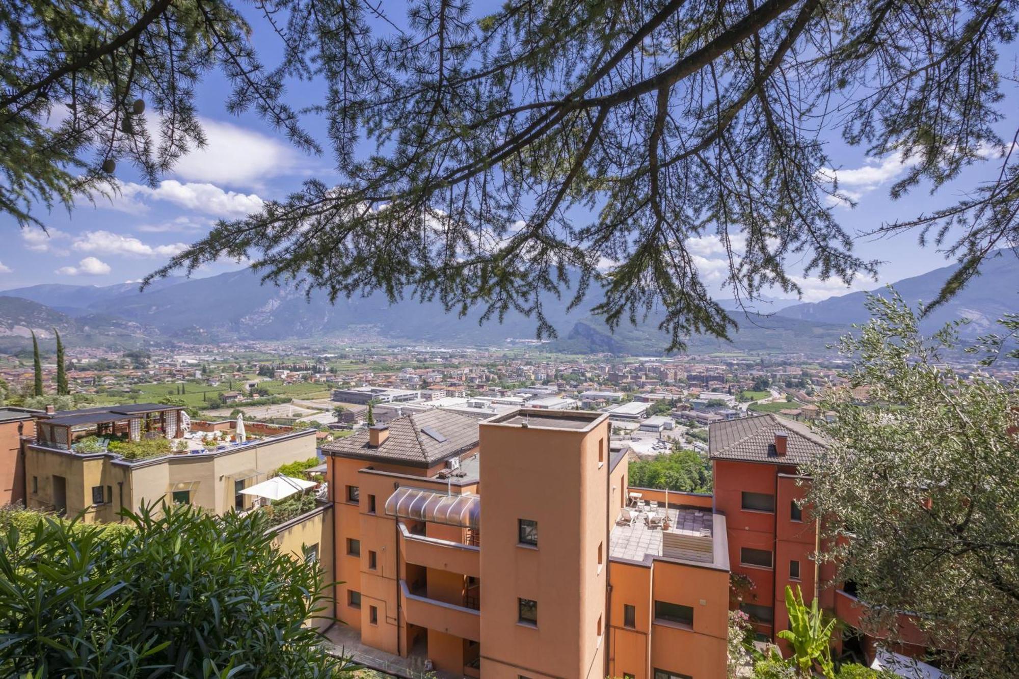 Lake View Dom-Us Apartment - Happy Rentals Riva del Garda Exterior foto
